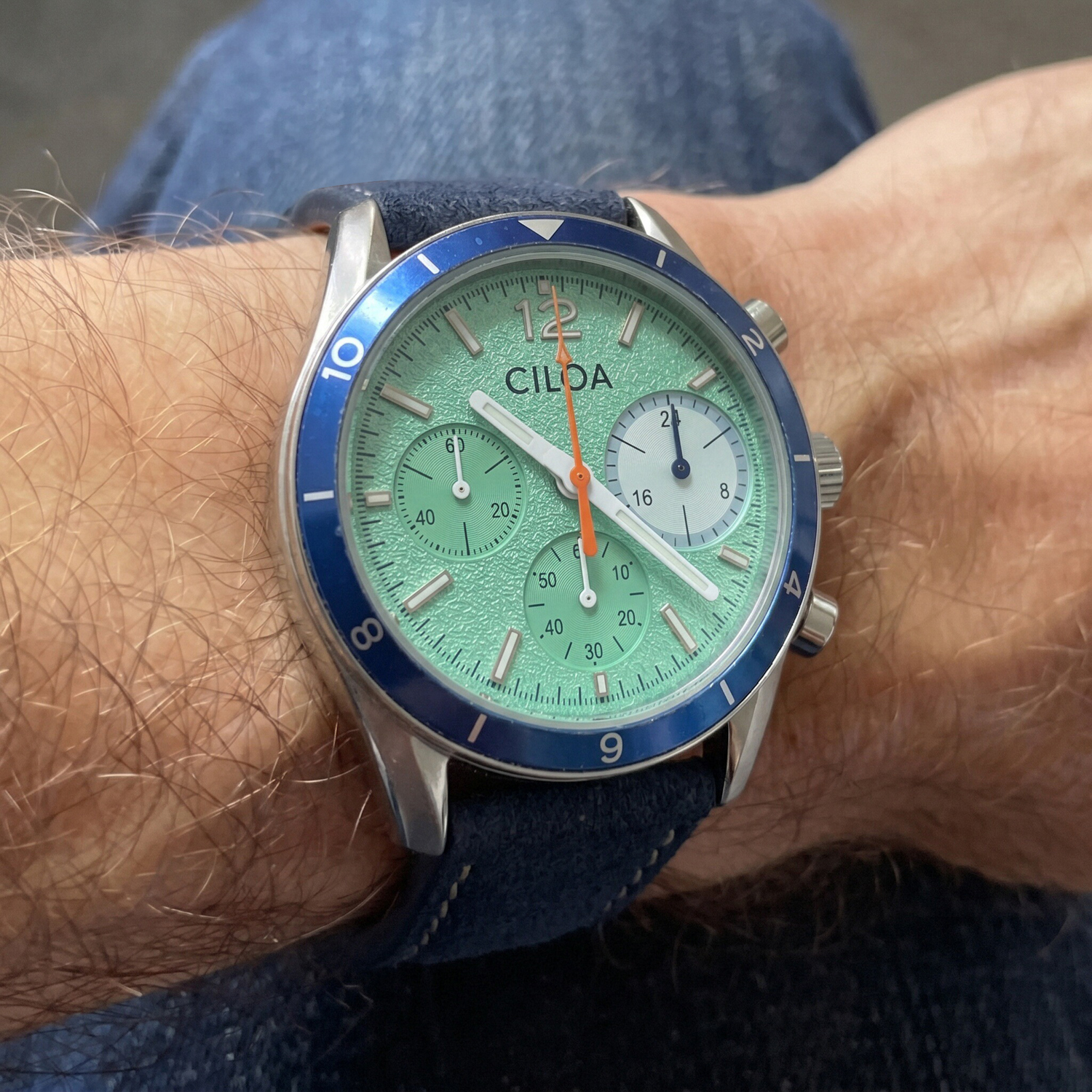CILOA Men's Chronograph Watch  – Suede Strap Watch recenzja i cena